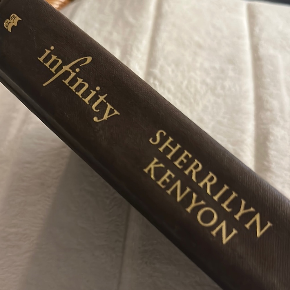 👁️4/$10👁️ Infinity by Sherrilyn Kenyon Book